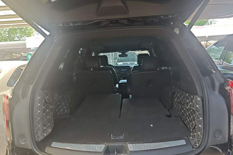 Used Cadillac XT6 2020 28T Six-Seater Luxury Sporty Enjoy-the-Comfort Safety Edition Trunk