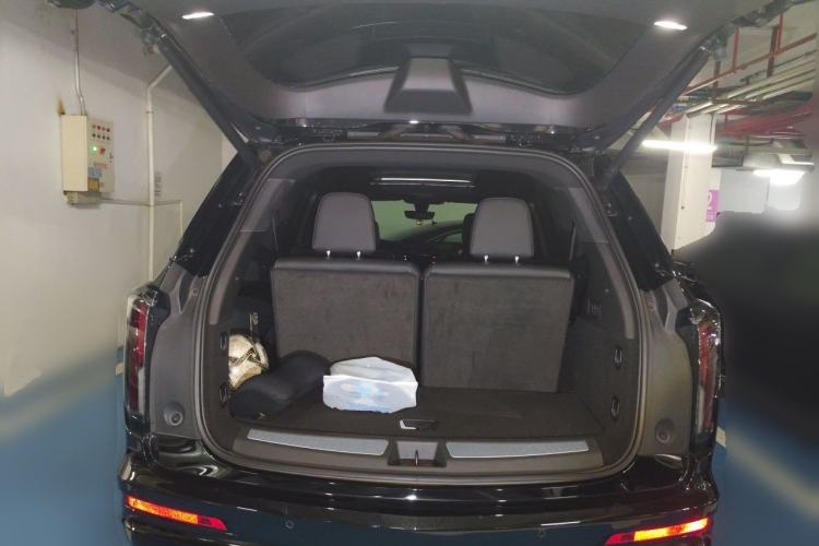 Used Cadillac XT6 2020 28T Six-Seater Four-Wheel-Drive Luxury Sport Vehicle Trunk