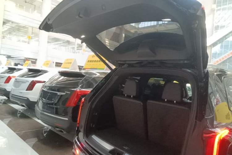 Used Cadillac XT6 2020 28T Six-Seater Luxury Sporty Enjoy-the-Comfort Safety Edition Trunk