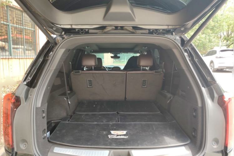 Used Cadillac XT6 2020 28T Seven-Seater Four-Wheel-Drive Luxury Version Trunk