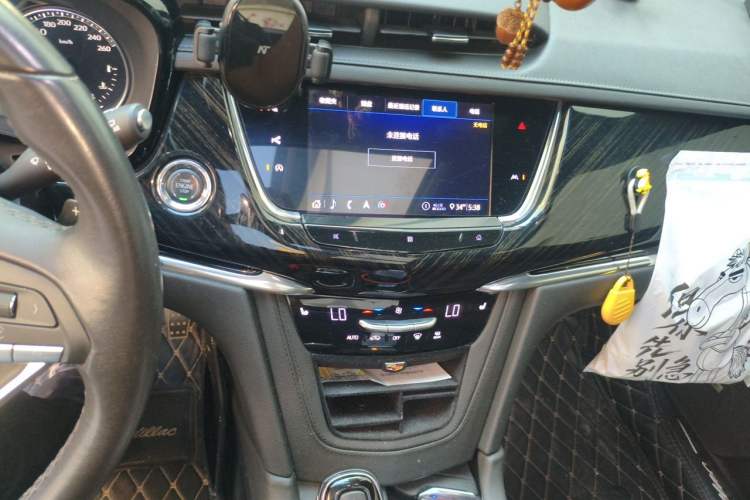 Used Cadillac XT6 2020 28T Six-Seater Four-Wheel-Drive Luxury Version Audio And AC Panel