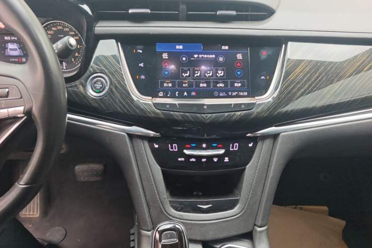 Used Cadillac XT6 2020 28T Six-Seater Four-Wheel-Drive Luxury Version Audio And AC Panel