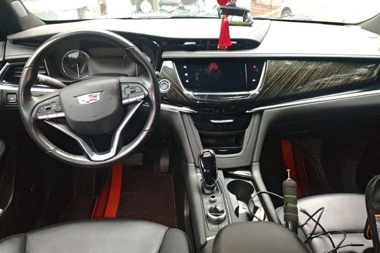 Used Cadillac XT6 2020 28T Seven-Seater Four-Wheel-Drive Luxury Version Center Console
