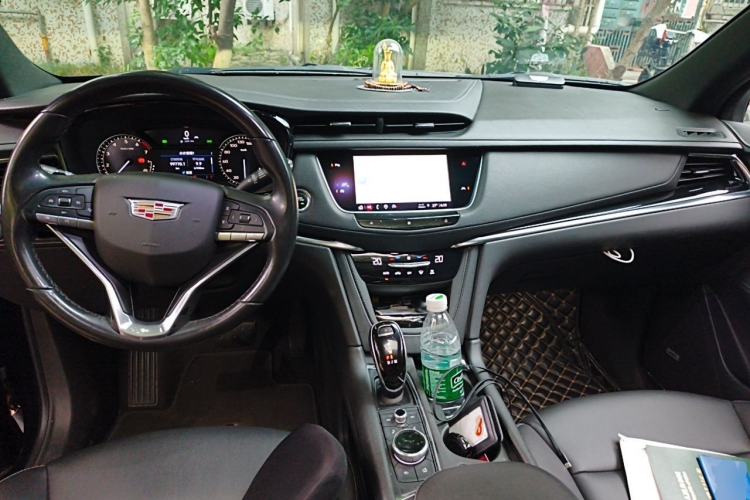 Used Cadillac XT6 2020 28T Six-Seater Fashion Edition Center Console
