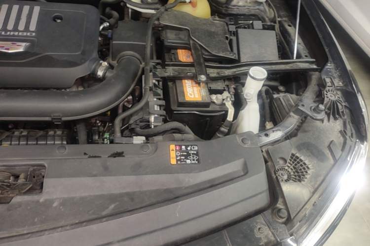 Used Cadillac XT6 2020 28T Six-Seater Four-Wheel-Drive Luxury Sport Vehicle Engine Bay Left