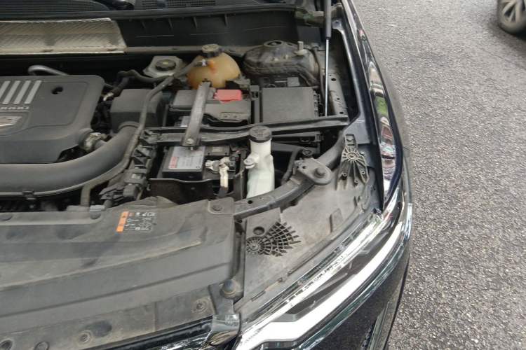 Used Cadillac XT6 2020 28T Six-Seater Four-Wheel-Drive Luxury Version Engine Bay Left