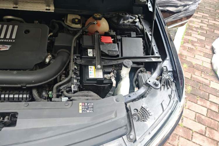 Used Cadillac XT6 2020 28T Seven-Seater Four-Wheel-Drive Luxury Version Engine Bay Left