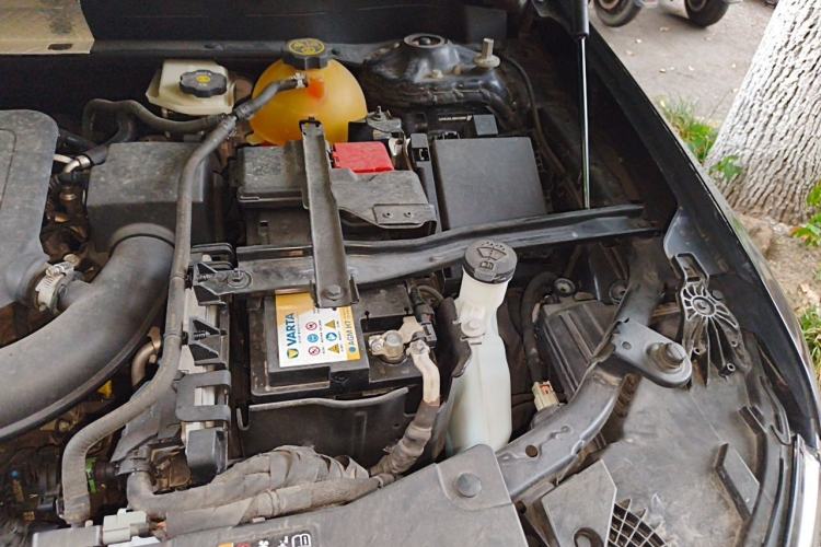 Used Cadillac XT6 2020 28T Six-Seater Fashion Edition Engine Bay Left