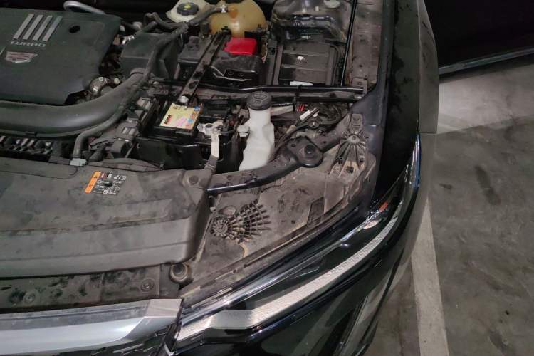 Used Cadillac XT6 2020 28T Six-Seater Four-Wheel-Drive Luxury Version Engine Bay Left