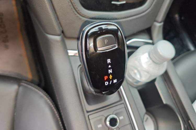 Used Cadillac XT6 2020 28T Six-Seater Luxury Sporty Enjoy-the-Comfort Safety Edition Gear Lever