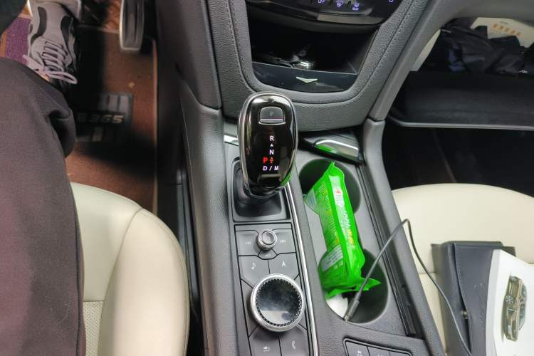 Used Cadillac XT6 2020 Revised Version 28T Six-Seater Four-Wheel Drive Leading Sporty Edition Gear Lever