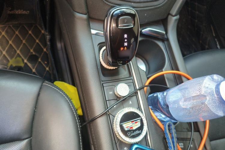 Used Cadillac XT6 2020 28T Six-Seater Four-Wheel-Drive Luxury Version Gear Lever