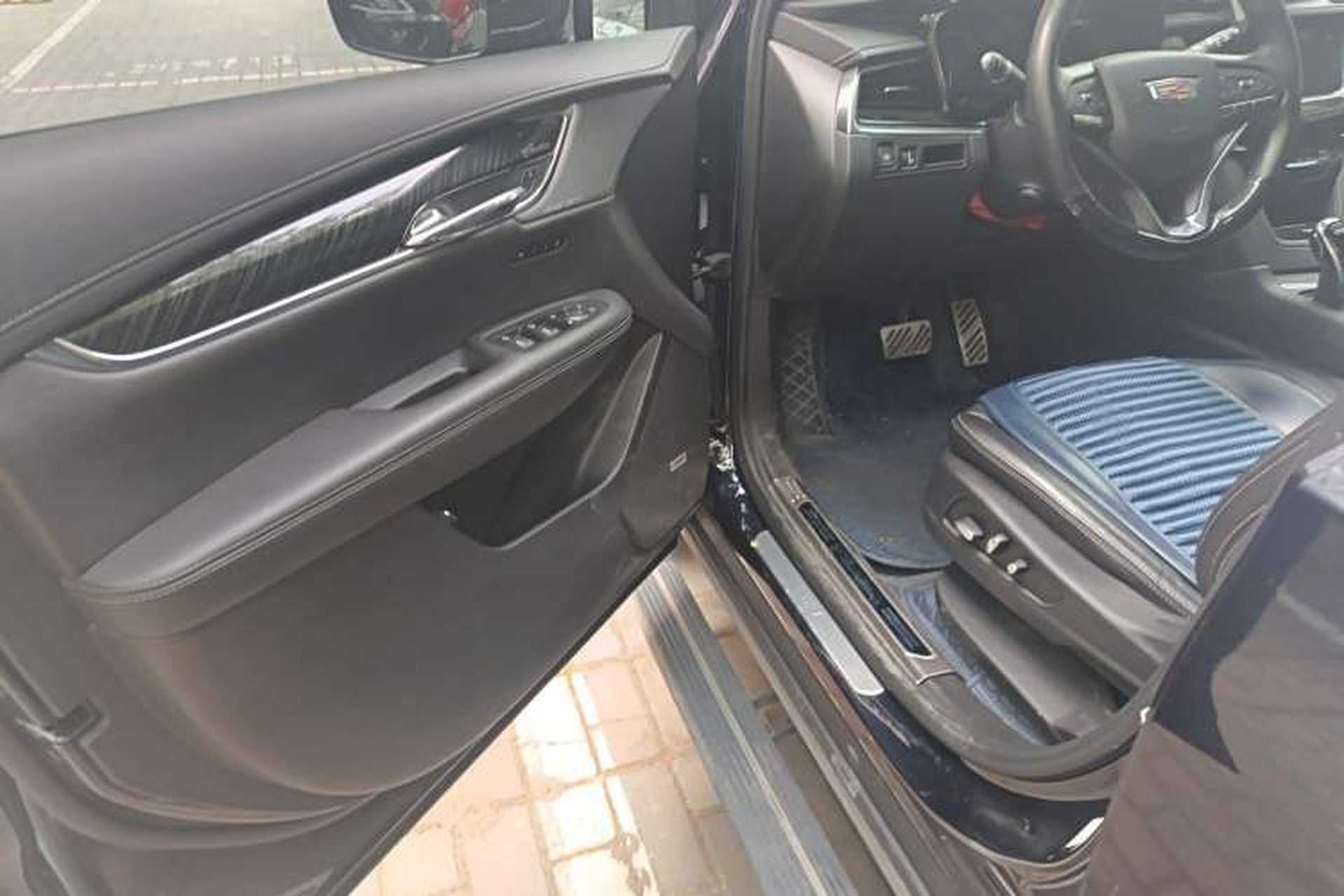 Used Cadillac XT6 2020 28T Six-Seater Four-Wheel-Drive Luxury Version with Premium Sound System Interior 3
