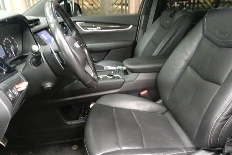 Used Cadillac XT6 2020 28T Six-Seater Four-Wheel-Drive Luxury Version Left Front Seat