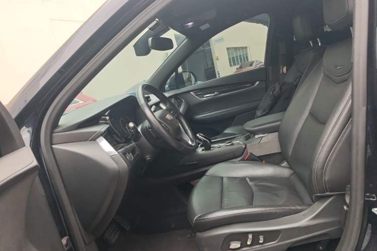 Used Cadillac XT6 2020 28T Six-Seater Four-Wheel-Drive Luxury Version Left Front Seat
