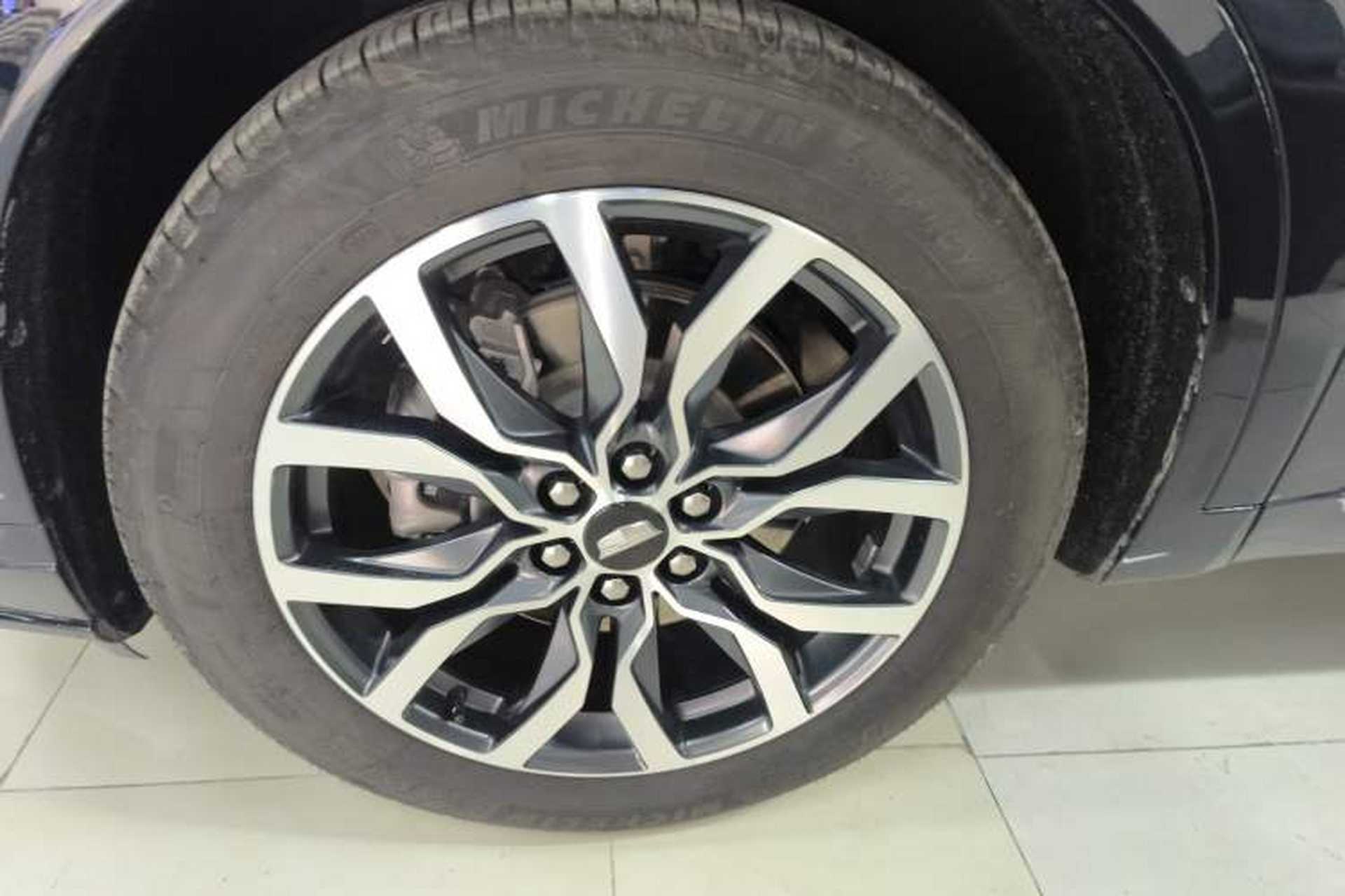 Used Cadillac XT6 2020 Revised Version 28T 6-Seater Four-Wheel Drive Platinum Sport Edition Left Front Wheel Hub