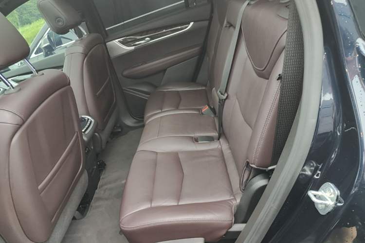 Used Cadillac XT6 2020 28T Seven-Seater Four-Wheel-Drive Leading Version Left Rear Seat