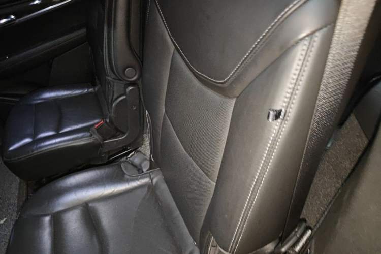 Used Cadillac XT6 2020 28T Six-Seater Luxury Sporty Enjoy-the-Comfort Safety Edition Left Rear Seat