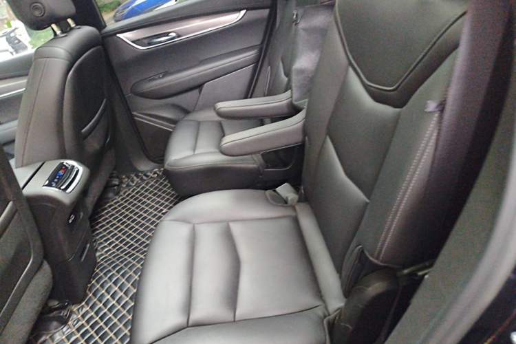 Used Cadillac XT6 2020 28T Six-Seater Fashion Edition Left Rear Seat