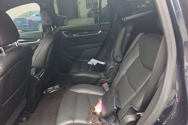 Used Cadillac XT6 2020 28T Six-Seater Four-Wheel-Drive Luxury Version Left Rear Seat