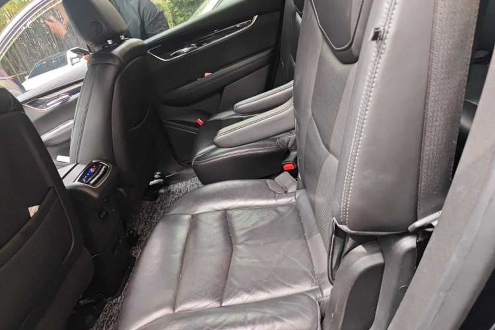 Used Cadillac XT6 2020 28T Six-Seater Four-Wheel-Drive Luxury Version Left Rear Seat