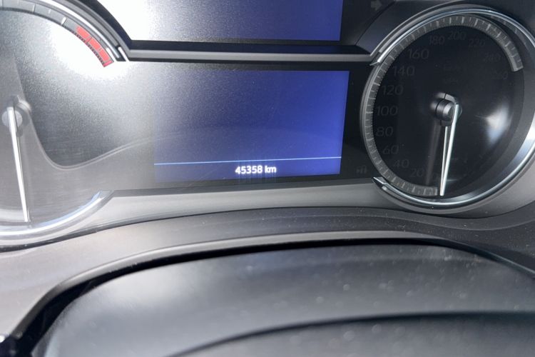 Used Cadillac XT6 2020 28T Six-Seater Four-Wheel-Drive Luxury Version Odometer Close Up