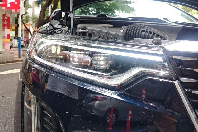Used Cadillac XT6 2020 28T Seven-Seater Four-Wheel-Drive Luxury Version Right Front Headlight
