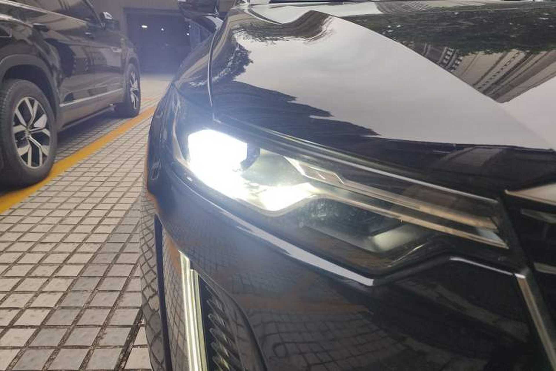 Used Cadillac XT6 2020 28T 7-Seater Four-Wheel Drive Luxury Version Right Front Headlight