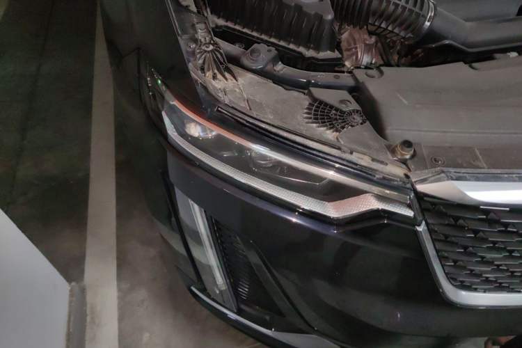 Used Cadillac XT6 2020 28T Six-Seater Four-Wheel-Drive Luxury Version Right Front Headlight