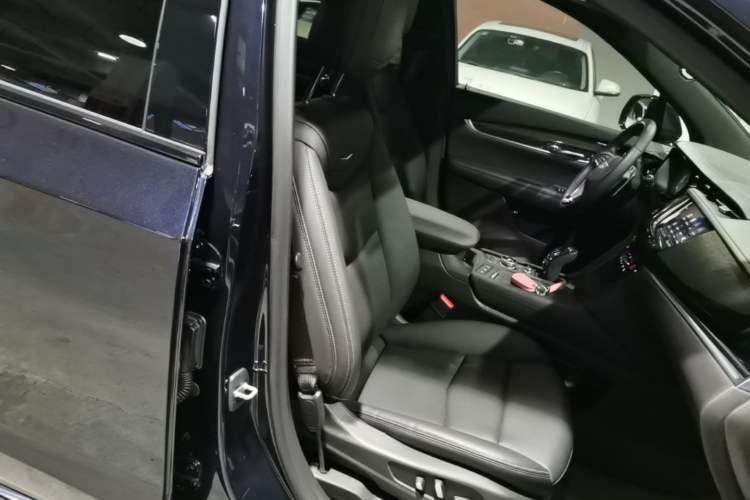 Used Cadillac XT6 2020 28T Six-Seater Luxury Version Right Front Seat