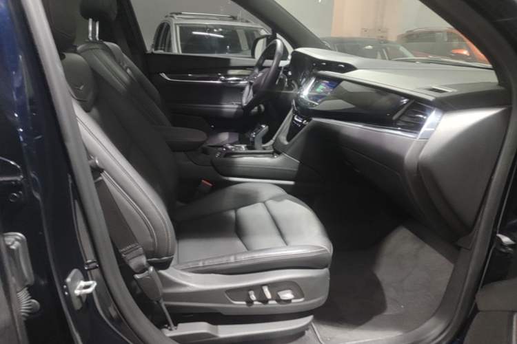 Used Cadillac XT6 2020 28T Six-Seater Luxury Version Right Front Seat