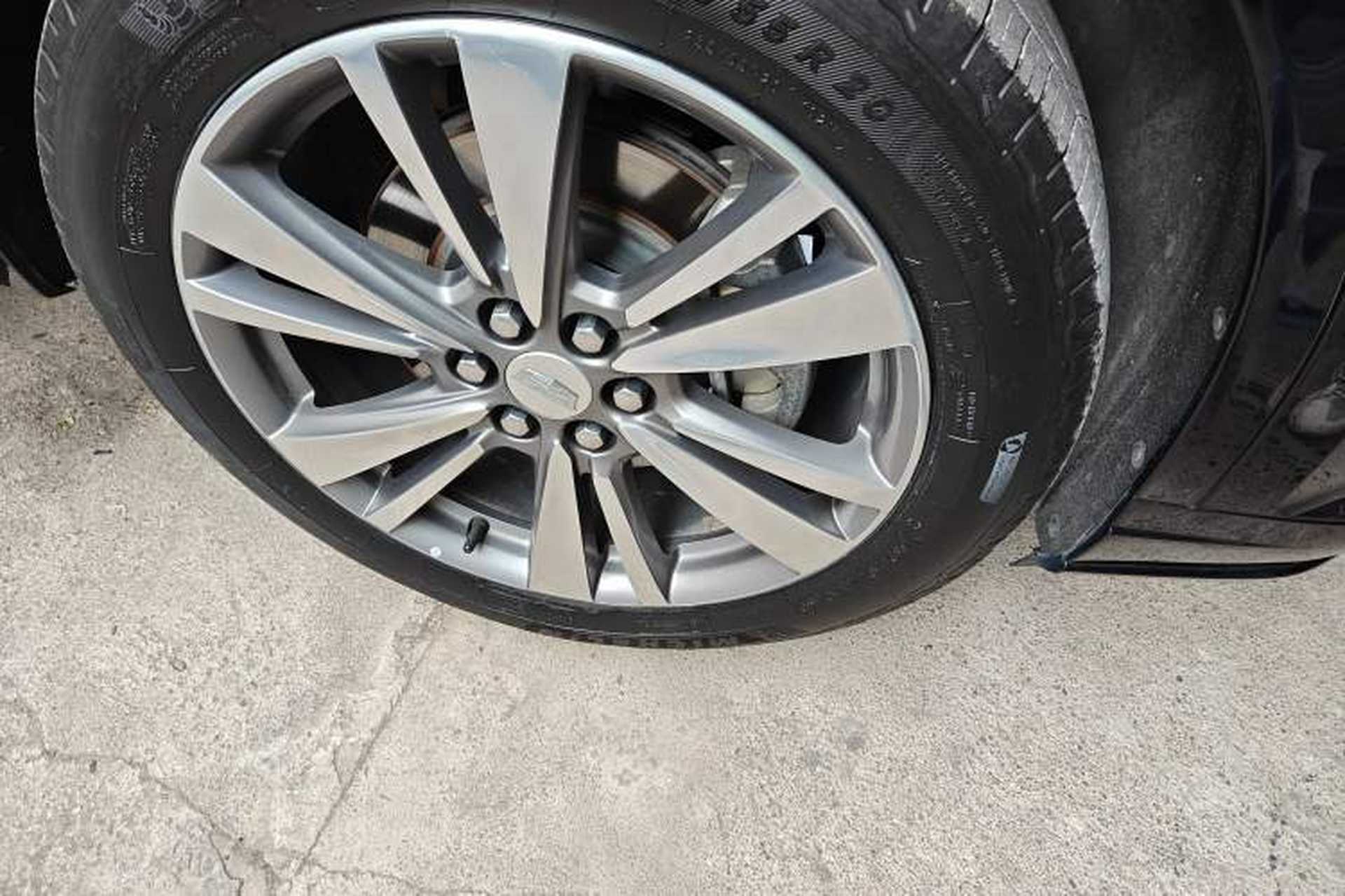 Used Cadillac XT6 2020 28T 7-Seater Four-Wheel-Drive Luxury Version with Premium Sound System Right Front Wheel Hub