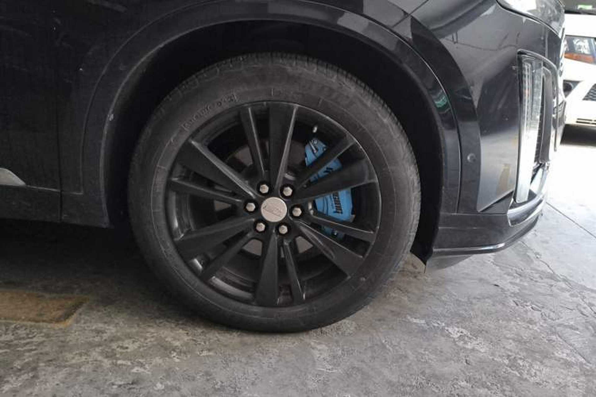 Used Cadillac XT6 2020 28T Six-Seater Luxury Version Right Front Wheel Hub