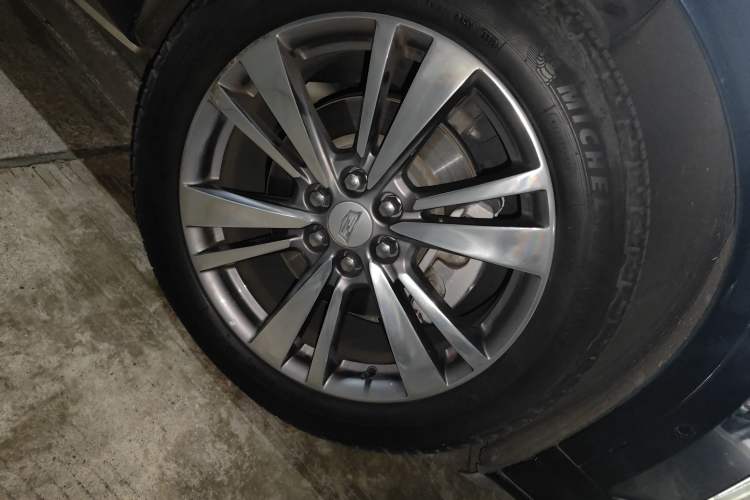 Used Cadillac XT6 2020 28T Six-Seater Luxury Version Right Front Wheel Hub