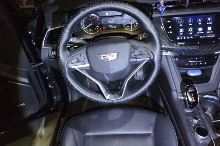 Used Cadillac XT6 2020 28T Six-Seater Four-Wheel-Drive Luxury Version with Premium Sound System Steering Wheel