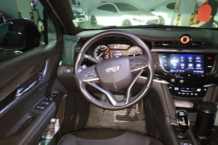 Used Cadillac XT6 2020 28T Six-Seater Luxury Sporty Enjoy-the-Comfort Safety Edition Steering Wheel