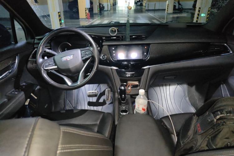 Used Cadillac XT6 2020 28T Six-Seater Luxury Version Center Console