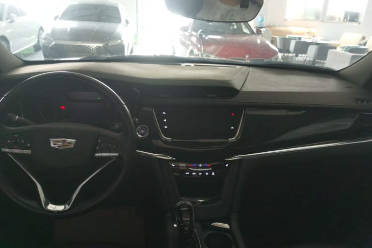 Used Cadillac XT6 2020 28T Six-Seater Four-Wheel-Drive Luxury Version Center Console