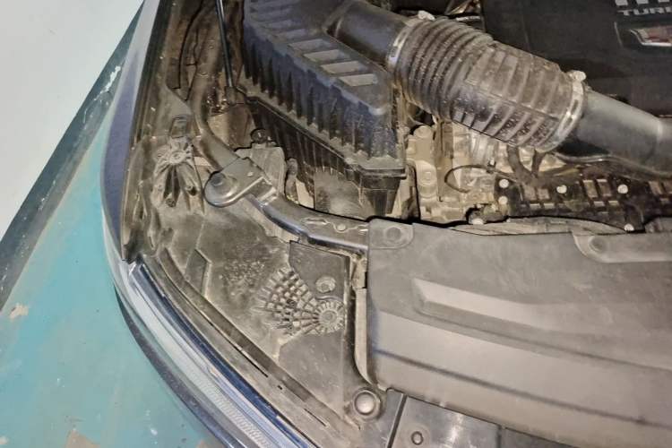 Used Cadillac XT6 2020 28T Six-Seater Four-Wheel-Drive Platinum Sport Edition Engine Bay Right