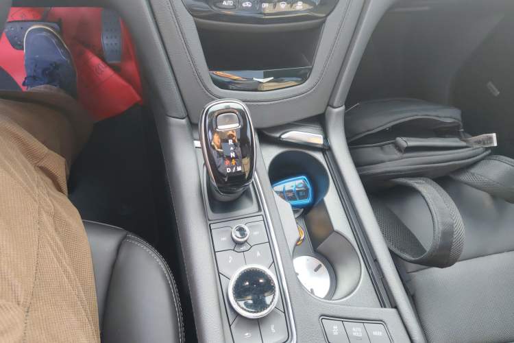 Used Cadillac XT6 2020 28T Six-Seater Four-Wheel-Drive Luxury Version Gear Lever