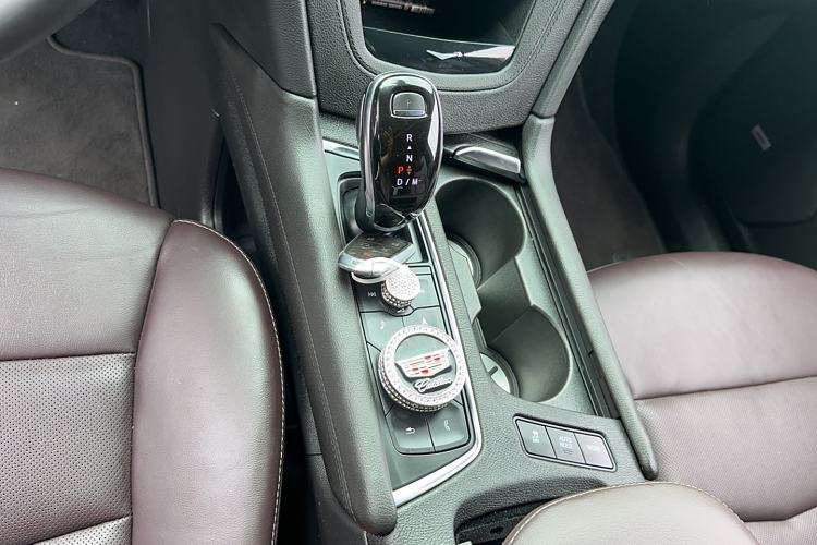 Used Cadillac XT6 2020 28T Six-Seater Four-Wheel-Drive Luxury Version Gear Lever