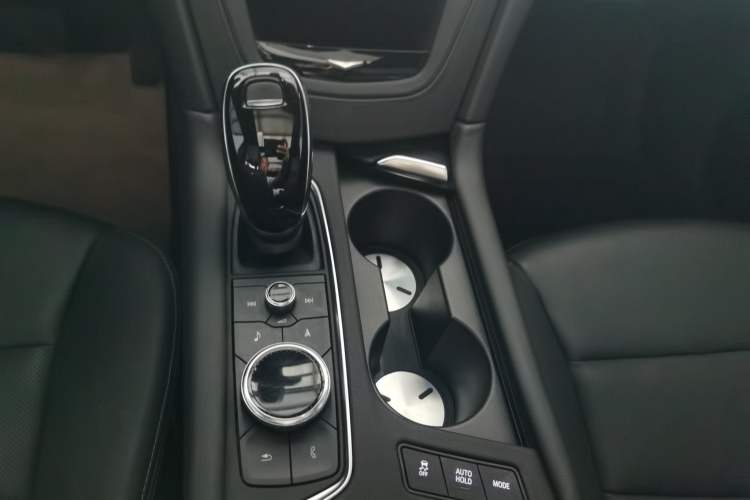 Used Cadillac XT6 2020 28T Six-Seater Four-Wheel-Drive Luxury Version Gear Lever