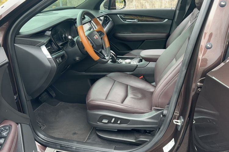 Used Cadillac XT6 2020 28T Six-Seater Four-Wheel-Drive Luxury Version Interior 3