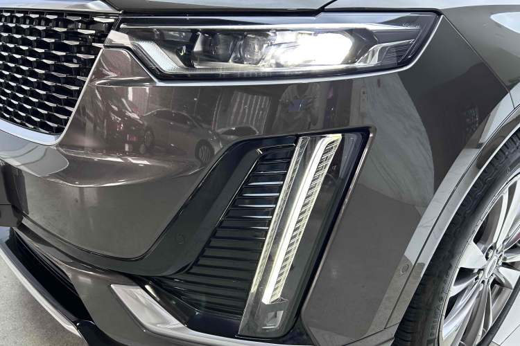 Used Cadillac XT6 2020 28T Six-Seater Four-Wheel-Drive Luxury Version Left Front Headlight