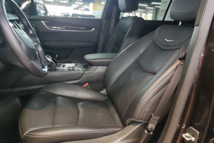 Used Cadillac XT6 2020 28T Six-Seater Four-Wheel-Drive Luxury Version Left Front Seat
