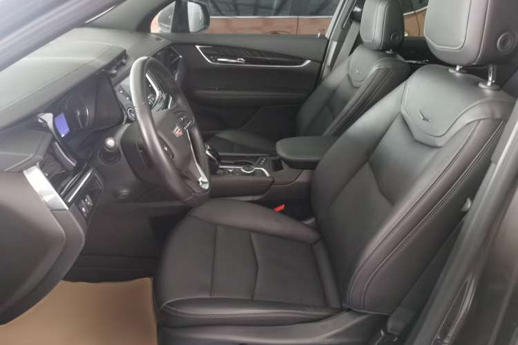 Used Cadillac XT6 2020 28T Six-Seater Four-Wheel-Drive Luxury Version Left Front Seat