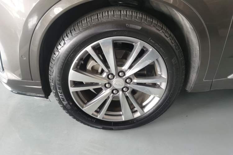 Used Cadillac XT6 2020 28T Six-Seater Four-Wheel-Drive Luxury Version Left Front Wheel Hub