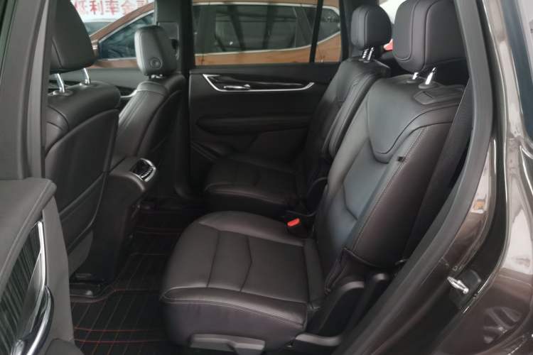 Used Cadillac XT6 2020 28T Six-Seater Four-Wheel-Drive Luxury Version Left Rear Seat
