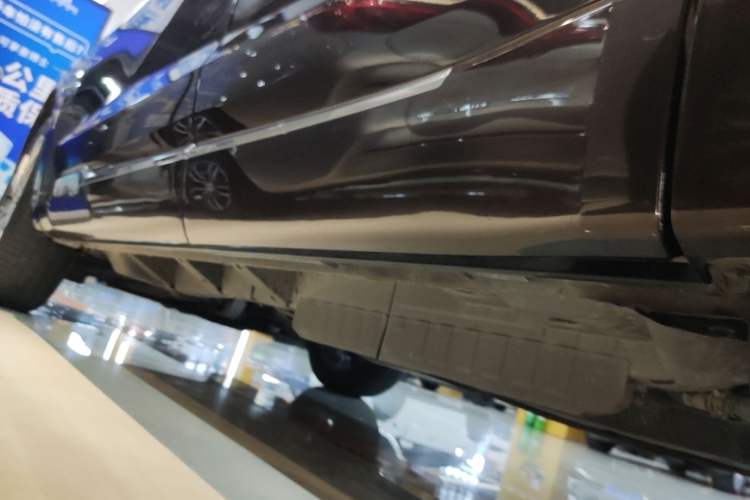 Used Cadillac XT6 2020 28T Six-Seater Four-Wheel-Drive Luxury Version Left Side Sill