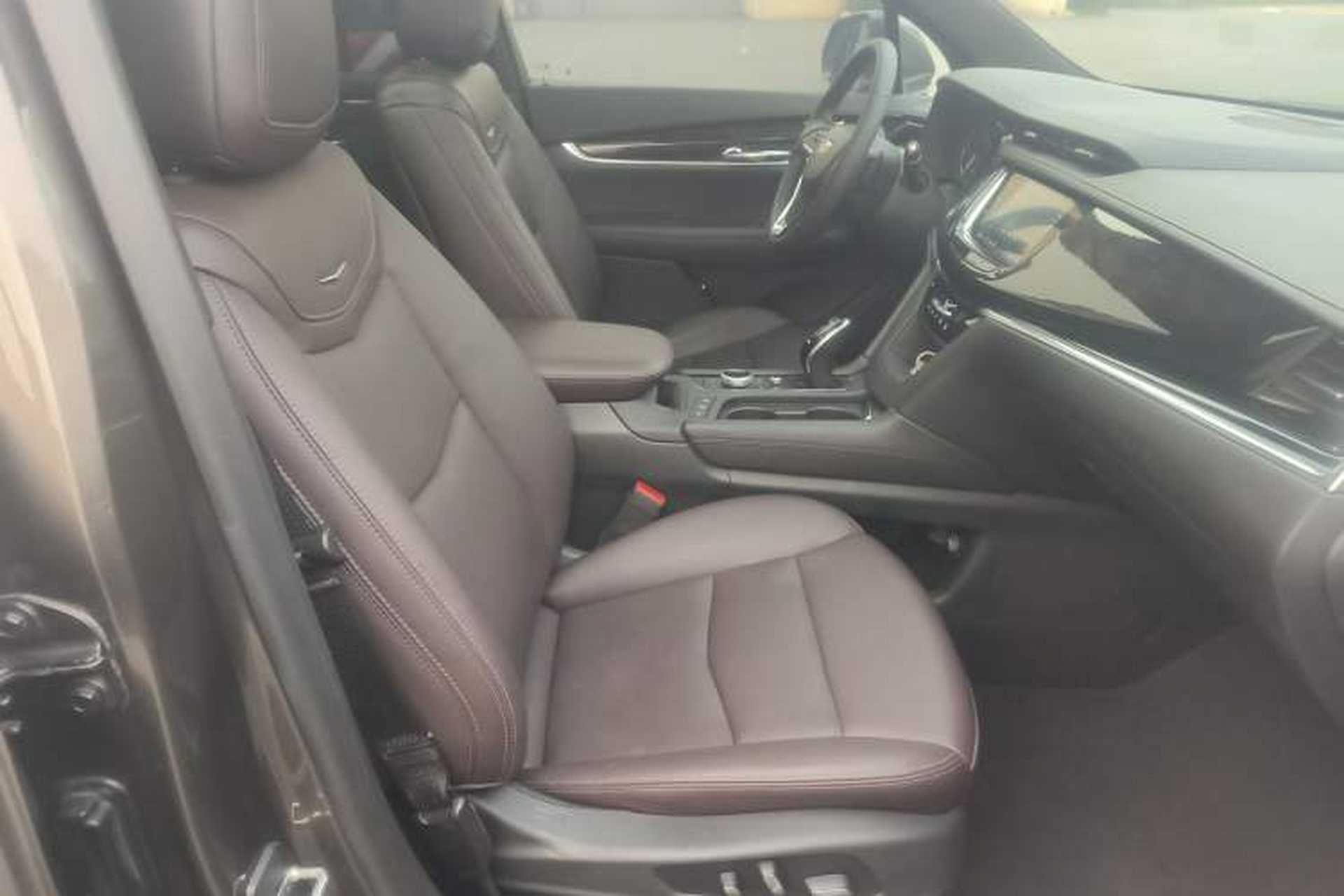 Used Cadillac XT6 2020 28T Seven-Seater Luxury Version Right Front Seat